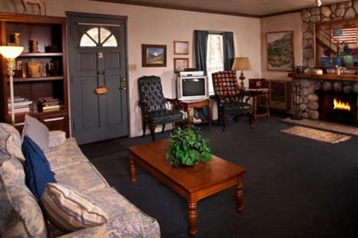 фото отеля Strawberry Creek Inn Idyllwild