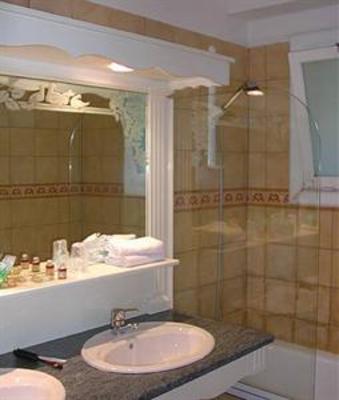 фото отеля Hotel Les Chenets