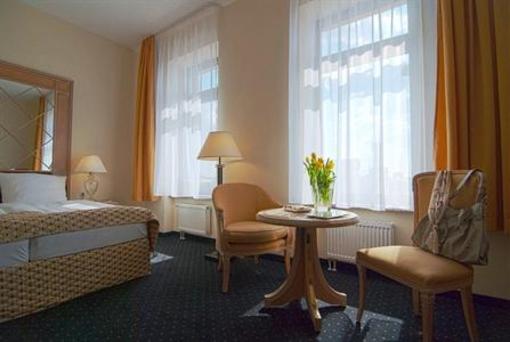 фото отеля Marshal Hotel