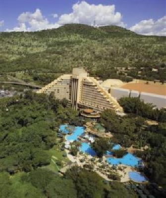 фото отеля The Cascades Hotel