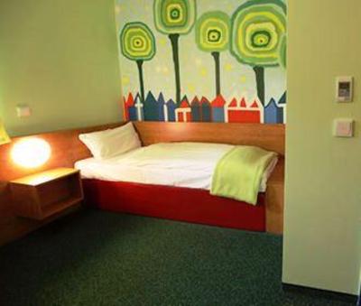 фото отеля B&B Hotel Darmstadt