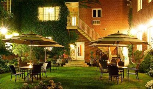 фото отеля The Woodlawn Inn