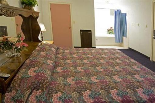 фото отеля Americas Best Value Inn North Kingstown