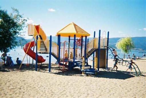 фото отеля Kelowna Lakeshore Inn