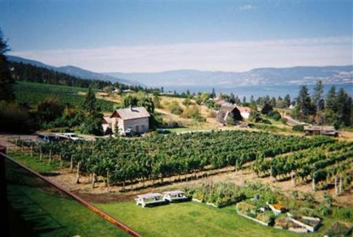 фото отеля Kelowna Lakeshore Inn
