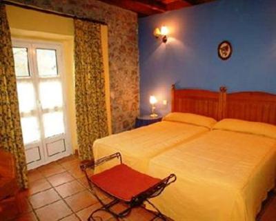 фото отеля Hotel La Tiendona Cangas de Onis