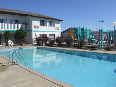 фото отеля Carousel Inn & Suites