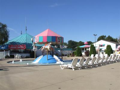 фото отеля Carousel Inn & Suites