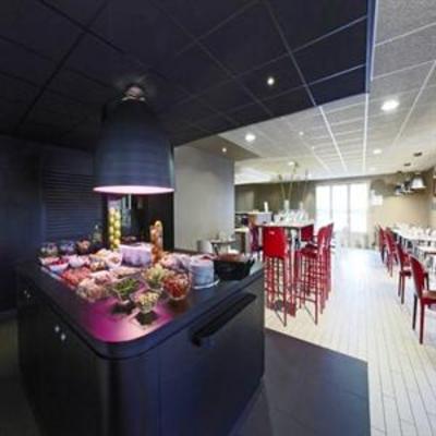 фото отеля Campanile Hotel La Verriere