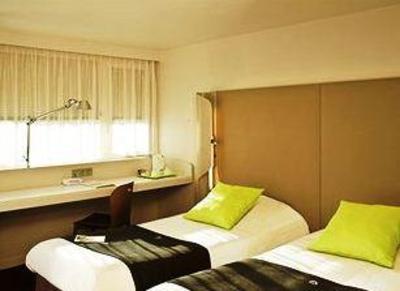 фото отеля Campanile Valenciennes Ouest Hotel Petite-Foret
