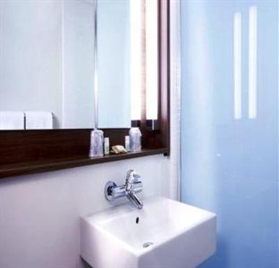 фото отеля Campanile Valenciennes Ouest Hotel Petite-Foret