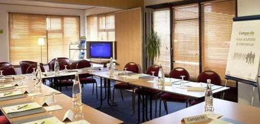 фото отеля Campanile Valenciennes Ouest Hotel Petite-Foret
