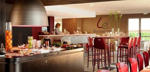 фото отеля Campanile Valenciennes Ouest Hotel Petite-Foret