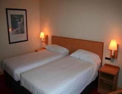 фото отеля Days Inn Tewkesbury Strensham