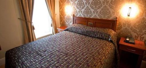 фото отеля Westenra Arms Hotel