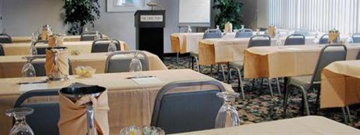 фото отеля Cape Point Hotel West Yarmouth