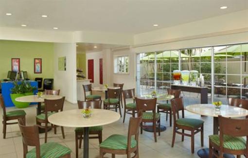 фото отеля BEST WESTERN PLUS Coconut Waikiki - an Aqua Boutique Hotel