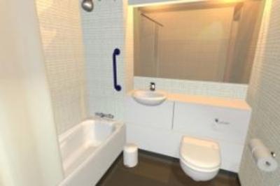 фото отеля Travelodge Cardiff West