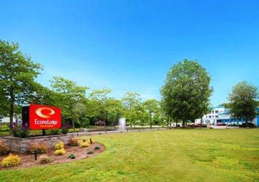 фото отеля Econo Lodge Inn & Suites Old Saybrook