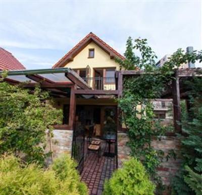 фото отеля Racianska Vináren u Teodora Guest House Bratislava