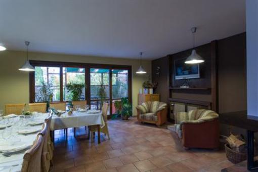 фото отеля Racianska Vináren u Teodora Guest House Bratislava