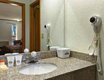 фото отеля Days Inn Kansas City-Worlds of Fun