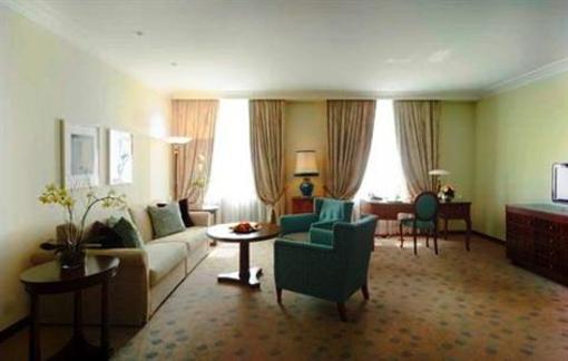 фото отеля Suvretta House
