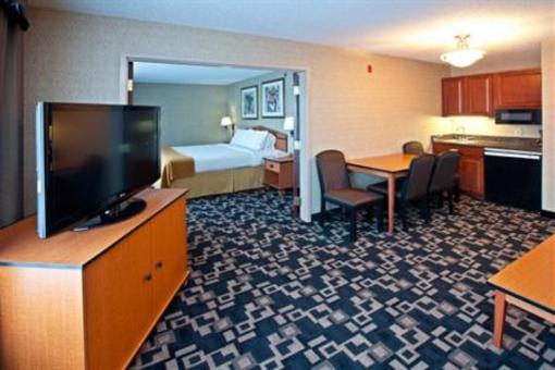 фото отеля Holiday Inn Express Hotel & Suites Greenwood