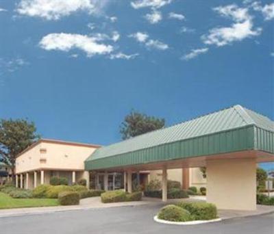 фото отеля Clarion Inn & Suites Stockton (California)