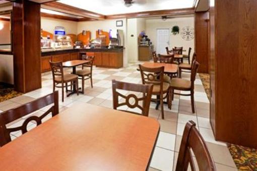фото отеля Holiday Inn Express Brownwood