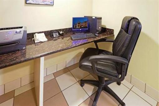 фото отеля Holiday Inn Express Brownwood