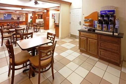 фото отеля Holiday Inn Express Brownwood