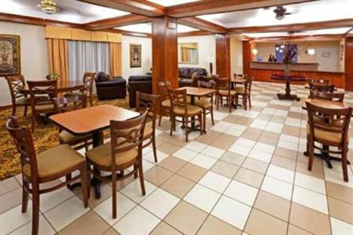 фото отеля Holiday Inn Express Brownwood
