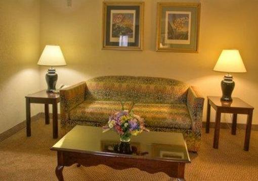 фото отеля Comfort Inn and Suites Raleigh