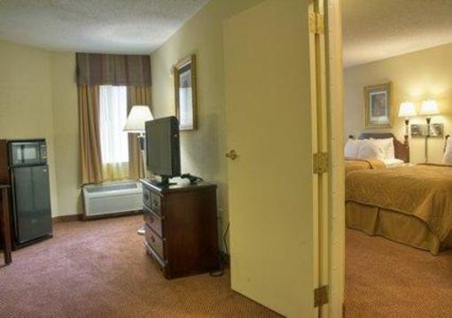 фото отеля Comfort Inn and Suites Raleigh