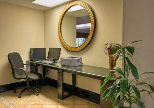 фото отеля Comfort Inn and Suites Raleigh