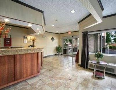 фото отеля Days Inn & Suites Vancouver