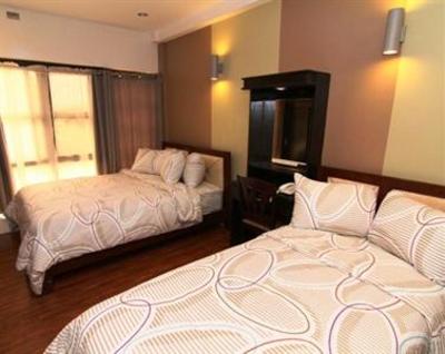 фото отеля Uptown Condotel