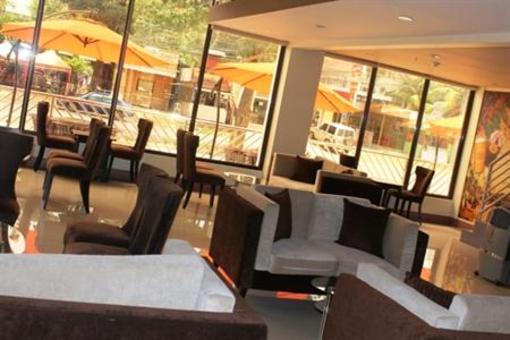 фото отеля Uptown Condotel