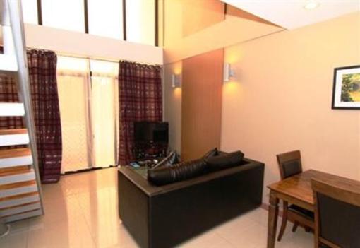 фото отеля Uptown Condotel