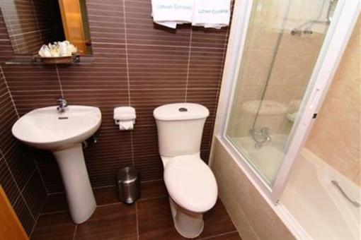 фото отеля Uptown Condotel