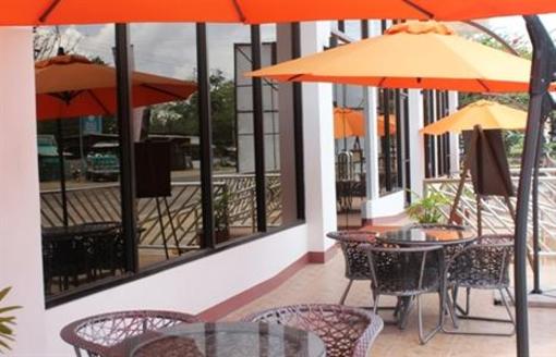 фото отеля Uptown Condotel