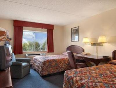 фото отеля Super 8 Manchester Airport