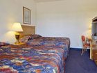 фото отеля Days Inn and Suites Bridgeview Lodge Mackinaw City