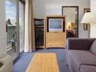 фото отеля Days Inn and Suites Bridgeview Lodge Mackinaw City