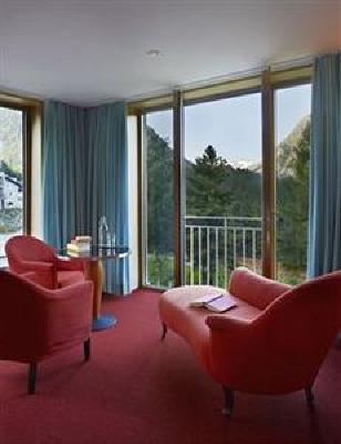 фото отеля Hotel Saratz