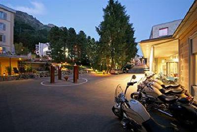 фото отеля Hotel Saratz