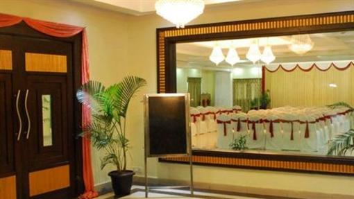 фото отеля Hotel Swagath Grand