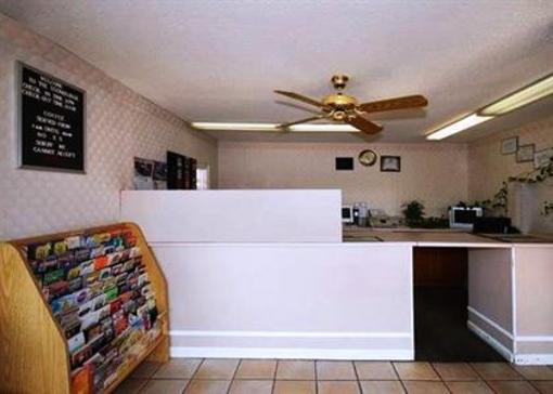 фото отеля Econo Lodge Midtown Savannah