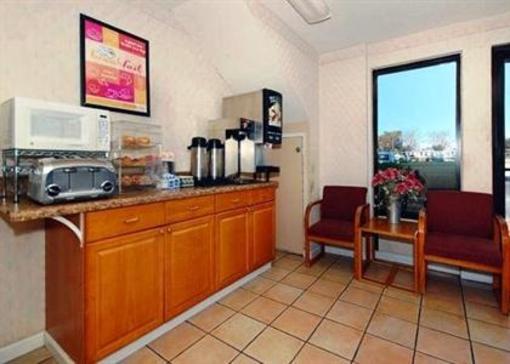 фото отеля Econo Lodge Midtown Savannah